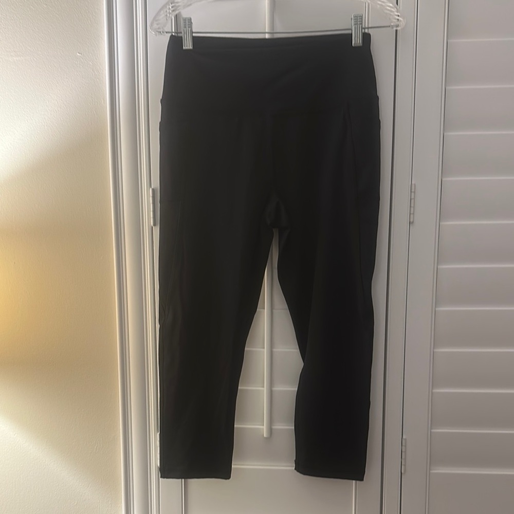 Black Cropped Leggings